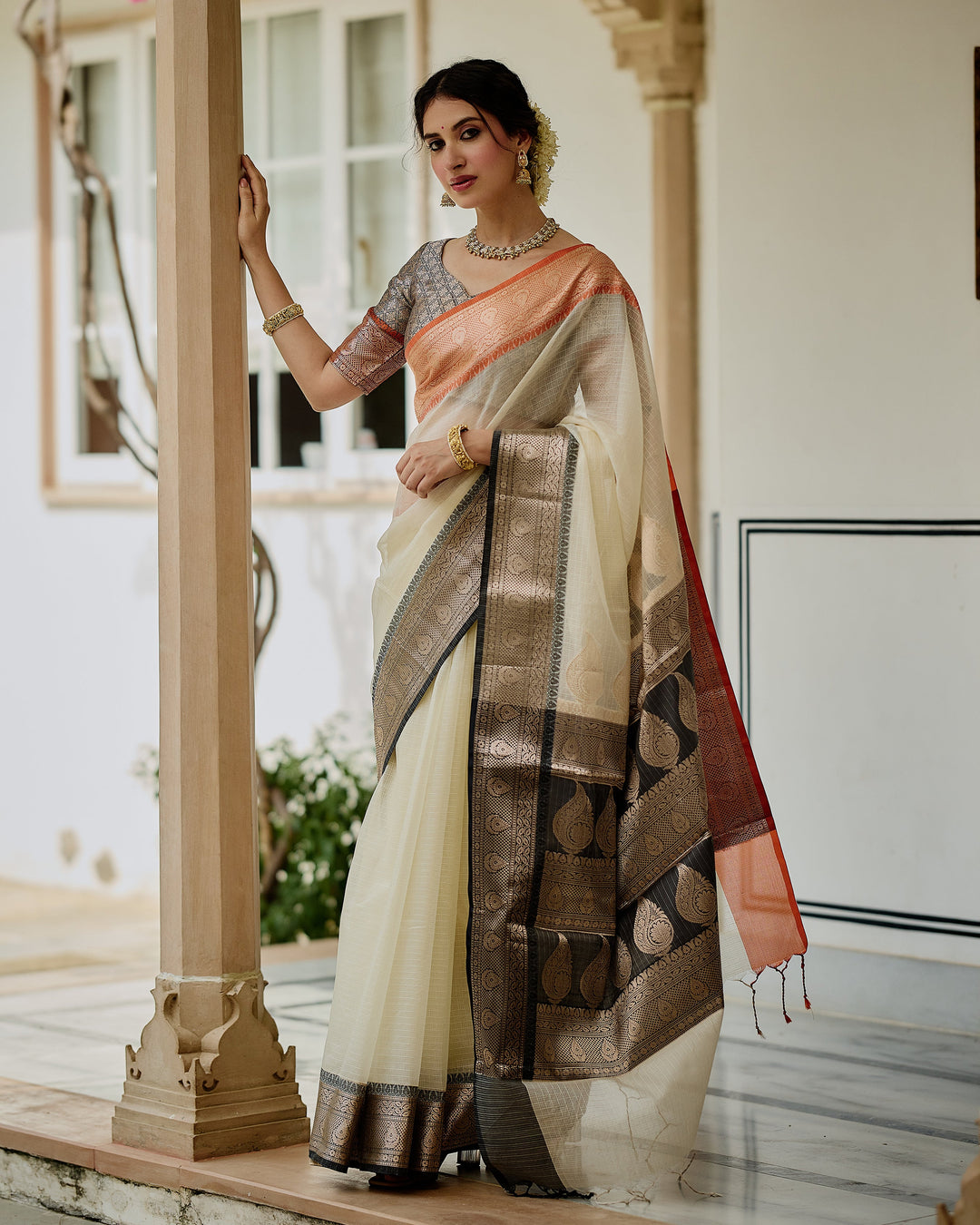 Evora White Black Doria Butta Border Saree