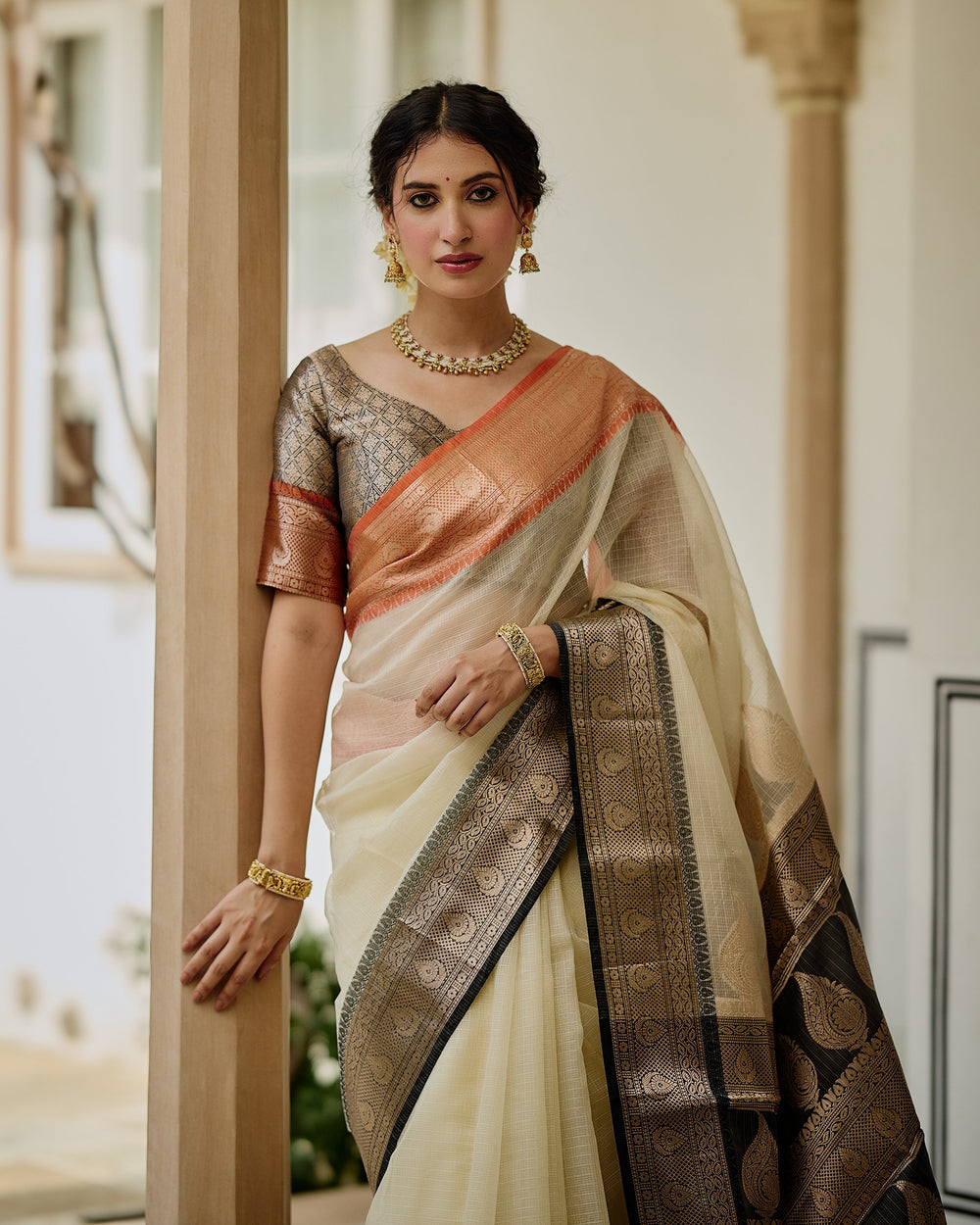Evora White Black Doria Butta Border Saree