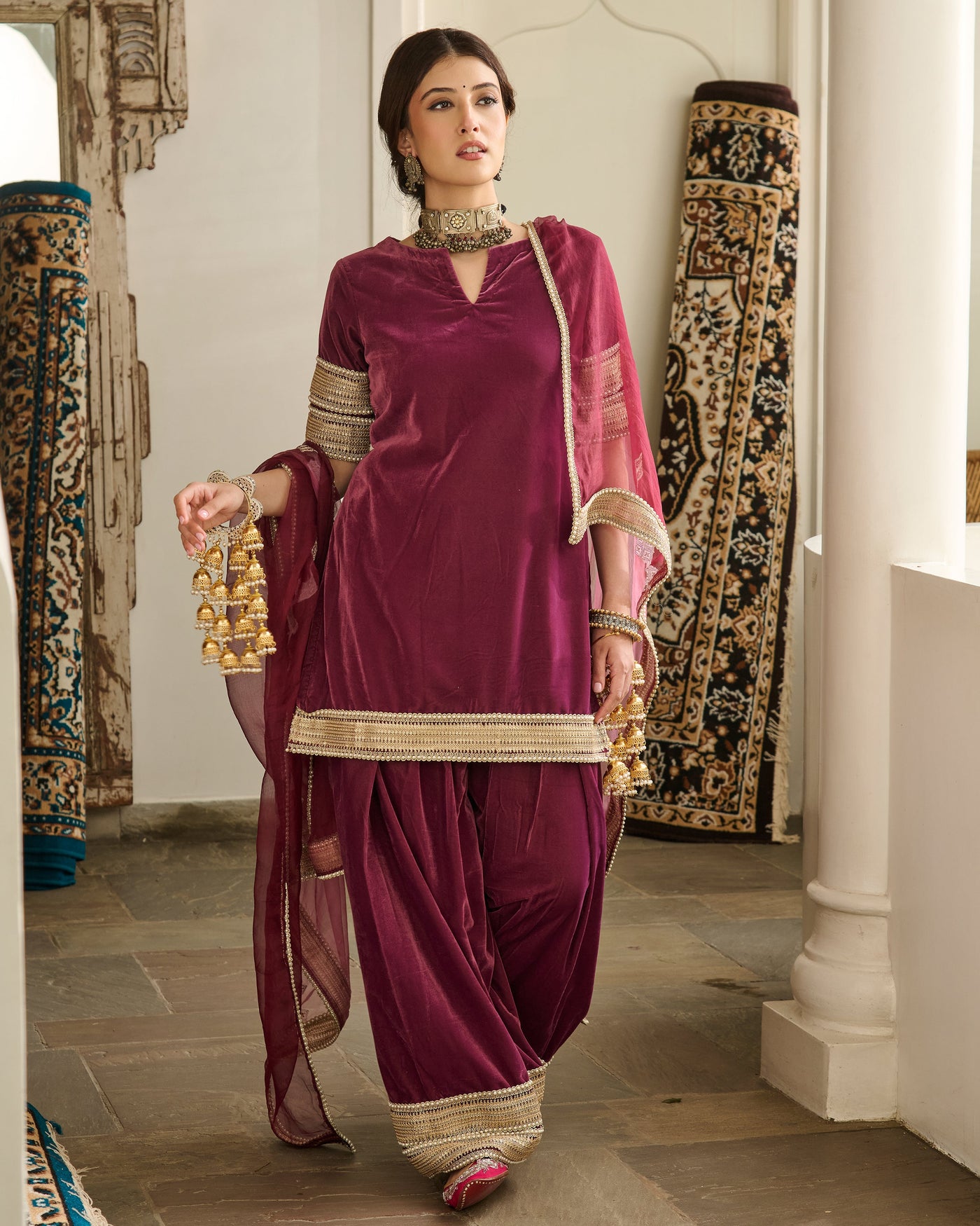 Ojasvini Mauve Solid Velvet Farsi Salwar Set