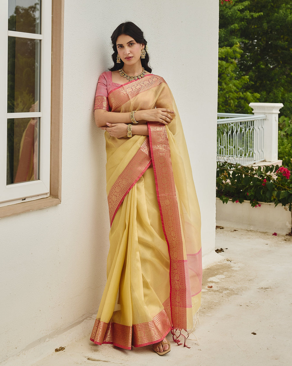 Shimmer Gold Pink Doria Zari Border Saree