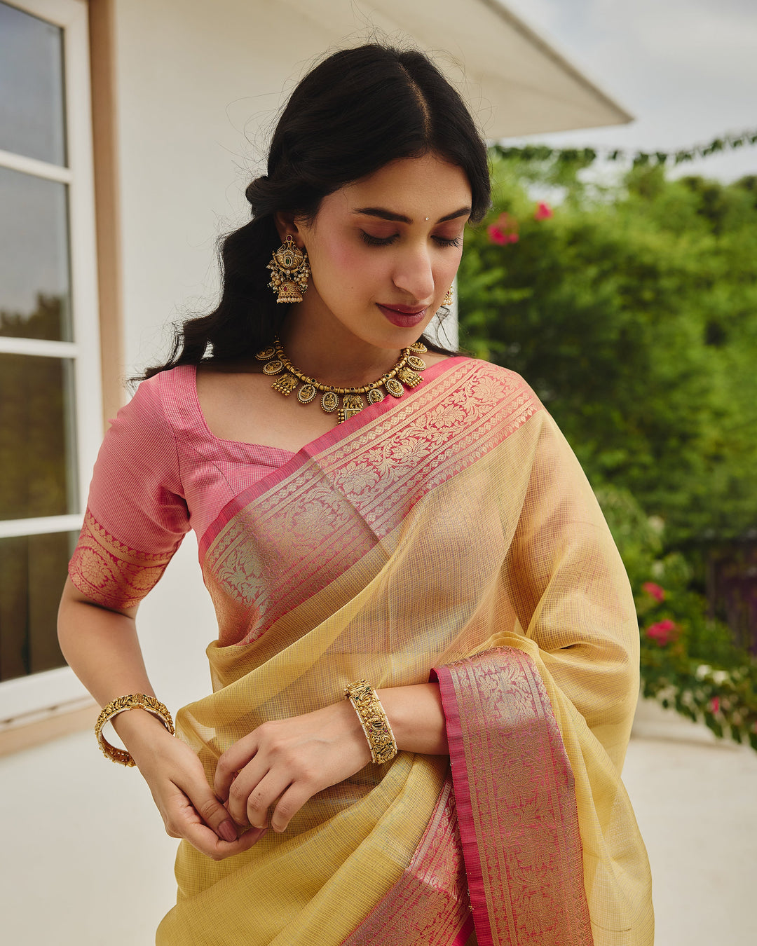 Shimmer Gold Pink Doria Zari Border Saree