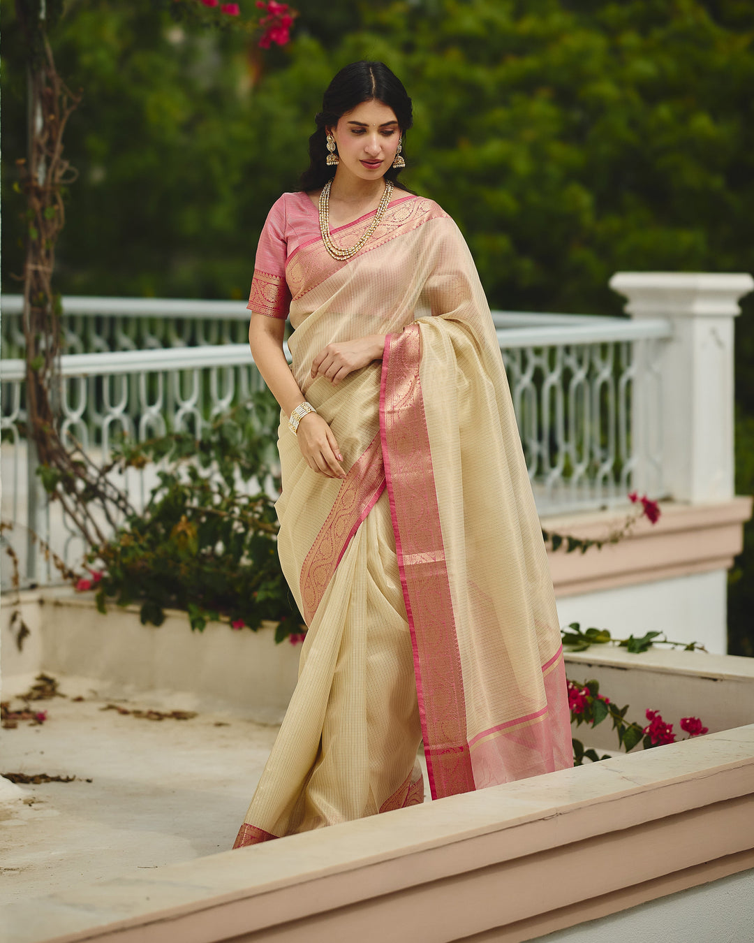 Keeni Beige Pink Doria Zari Border Saree