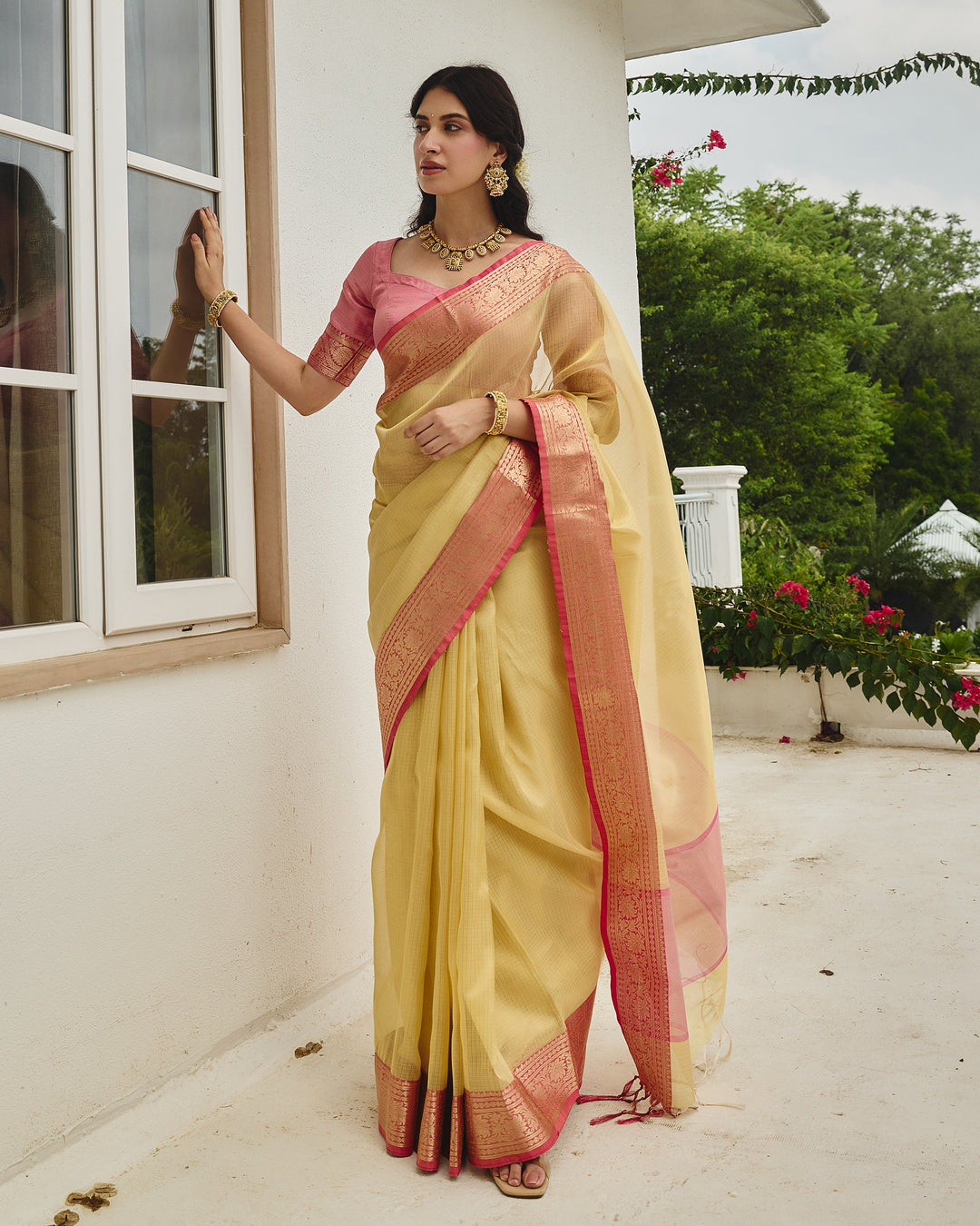 Shimmer Gold Pink Doria Zari Border Saree