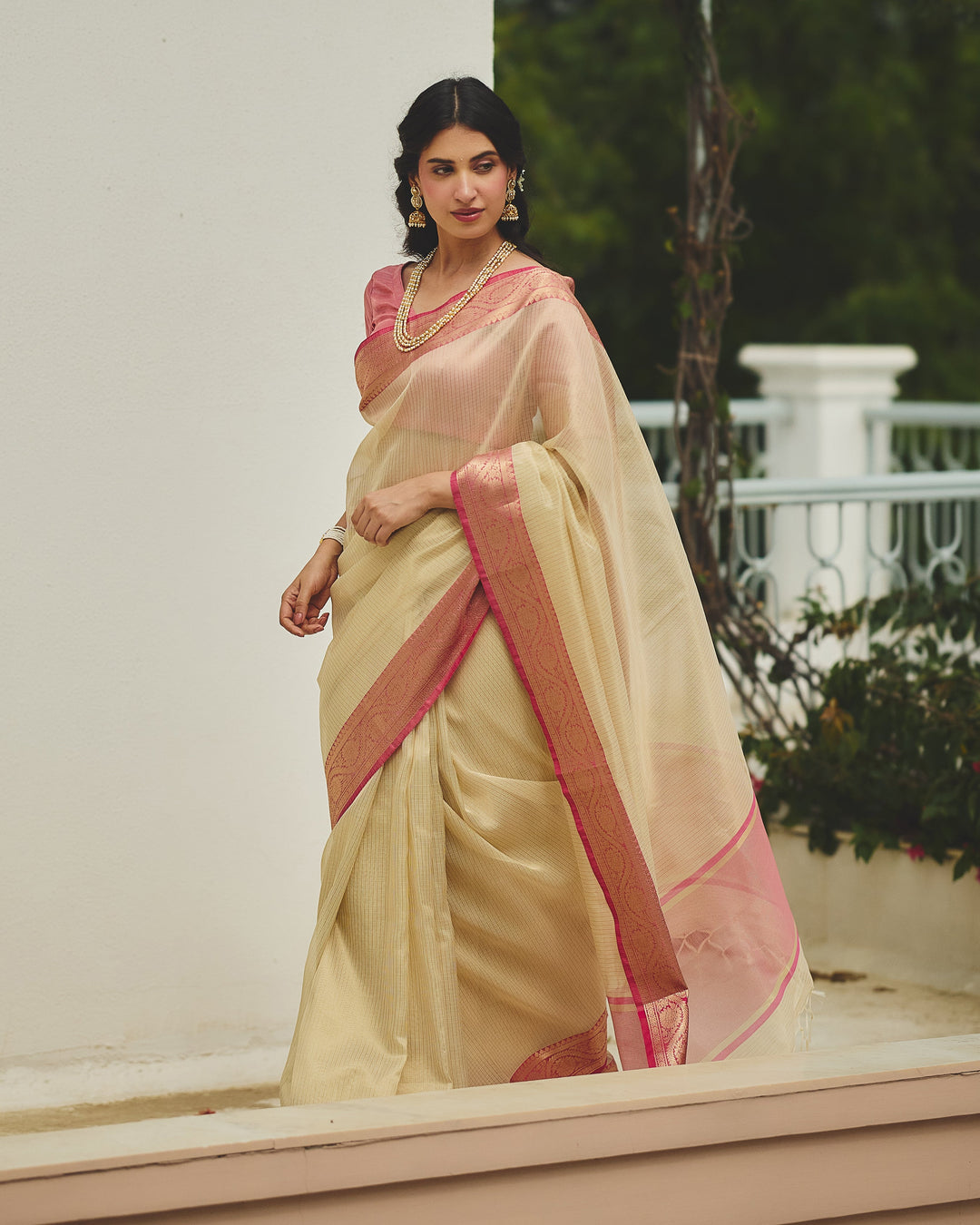 Keeni Beige Pink Doria Zari Border Saree