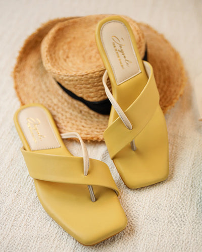 Cornsilk Crisscross Flats