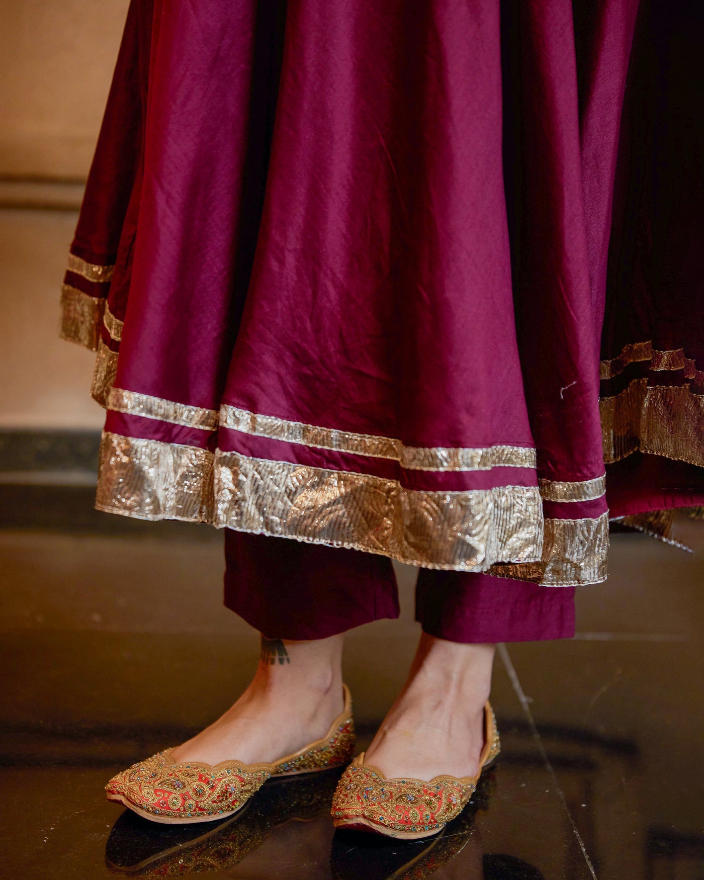 Hunar Red Handcrafted Jutti