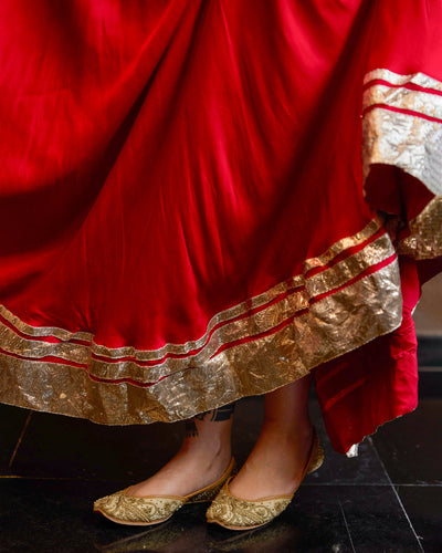 Mehru Beige Handcrafted Jutti