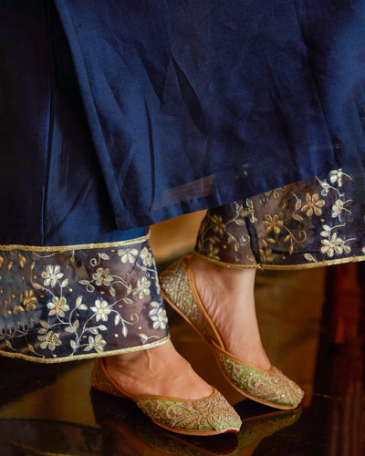Taabir Sage Handcrafted Jutti