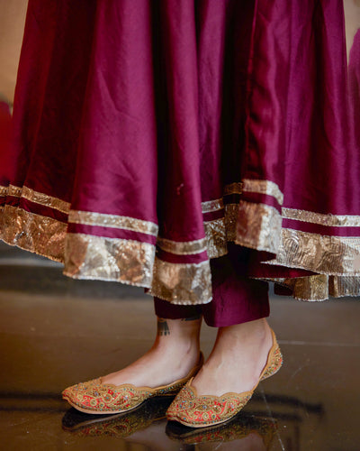 Hunar Red Handcrafted Jutti