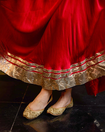Mehru Beige Handcrafted Jutti