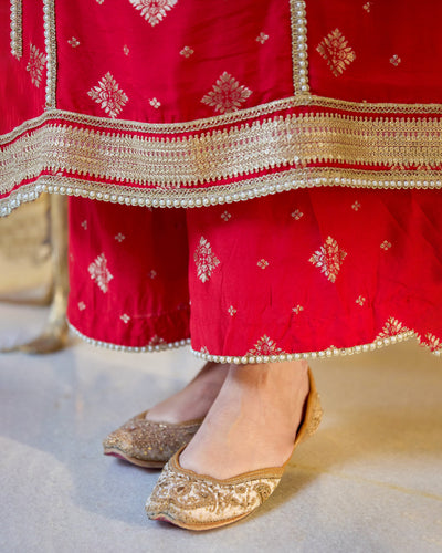 Jashn White Handcrafted Jutti