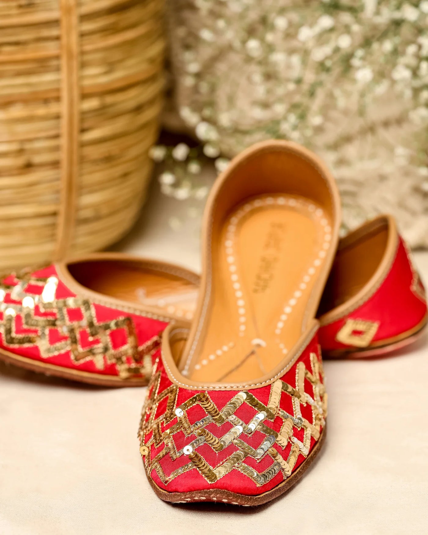 Buy Red Mahogany Handcrafted Jutti Online in India at Best Price | Aachho