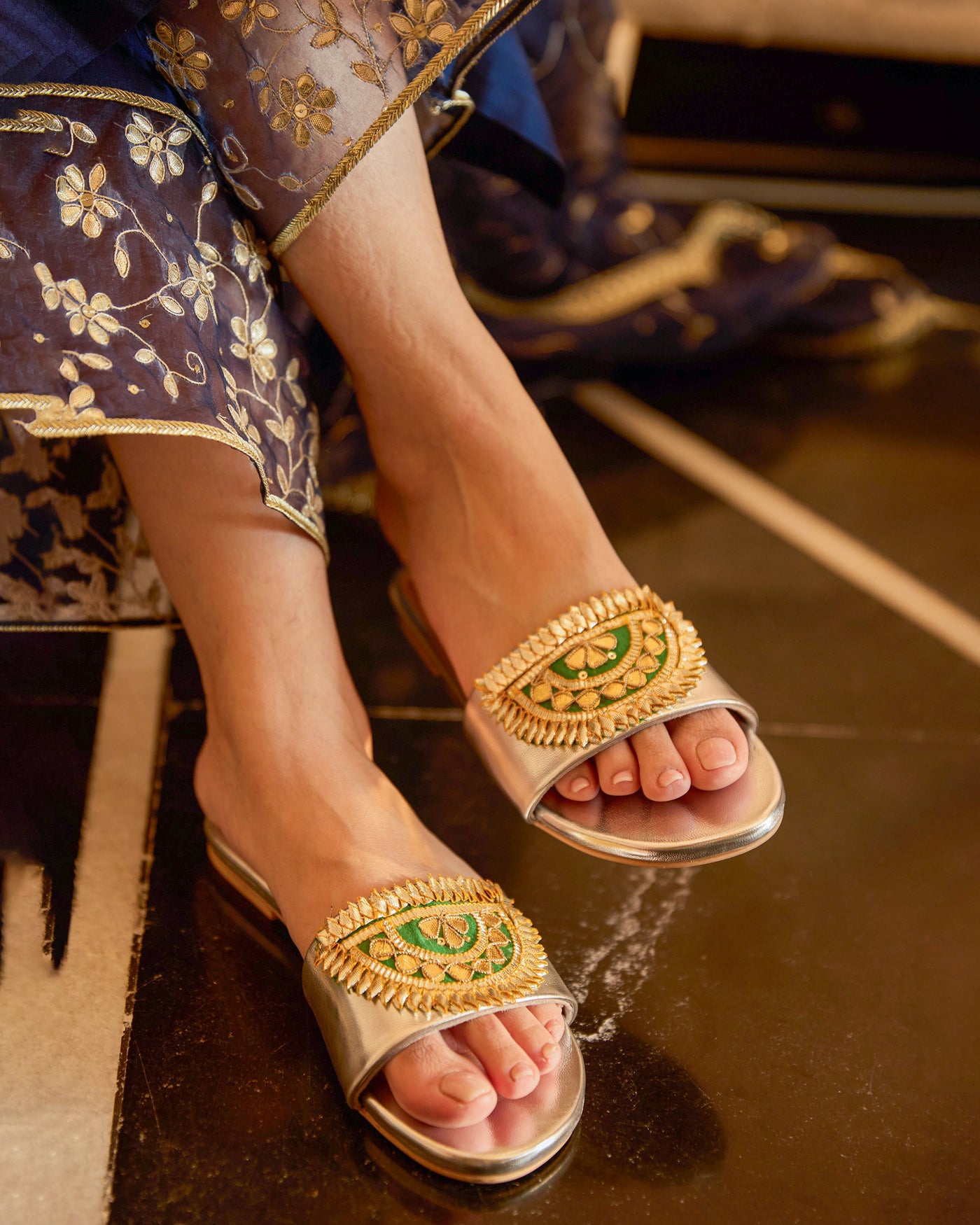 Aabroo Silver Gota Flats