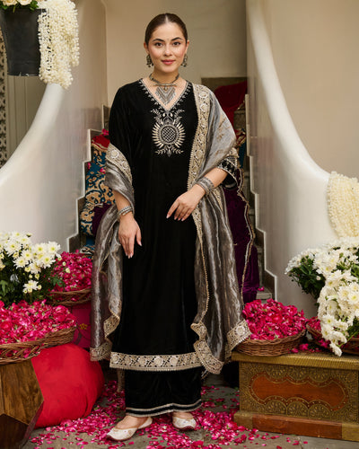 Ehan Black Embroidered Velvet Suit Set