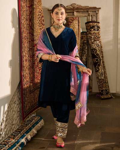 Amodini Blue Solid Velvet Suit Set