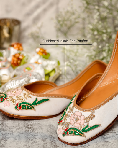 Chilli Pepper Handcrafted Jutti