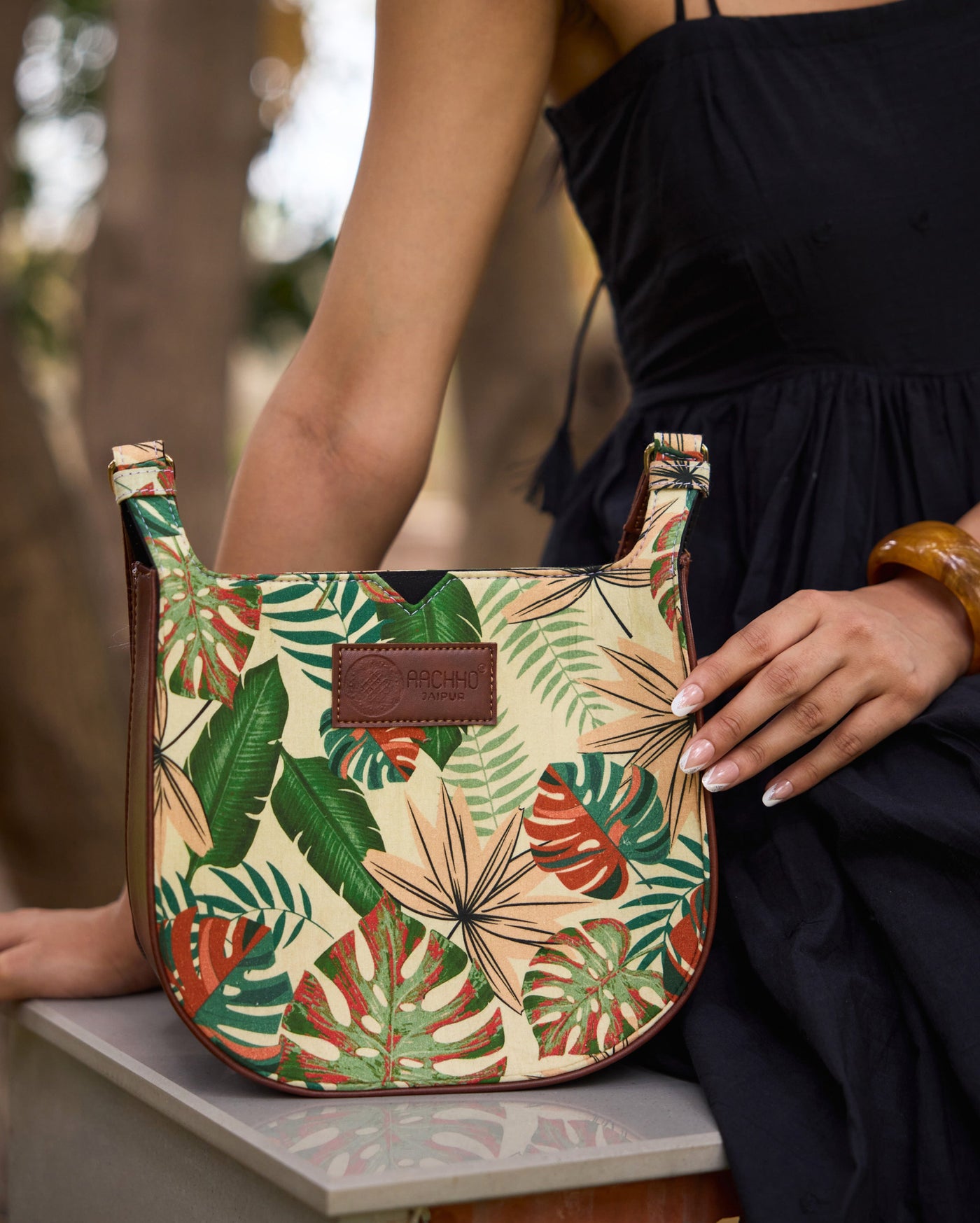Fescue Cream Sling Bag