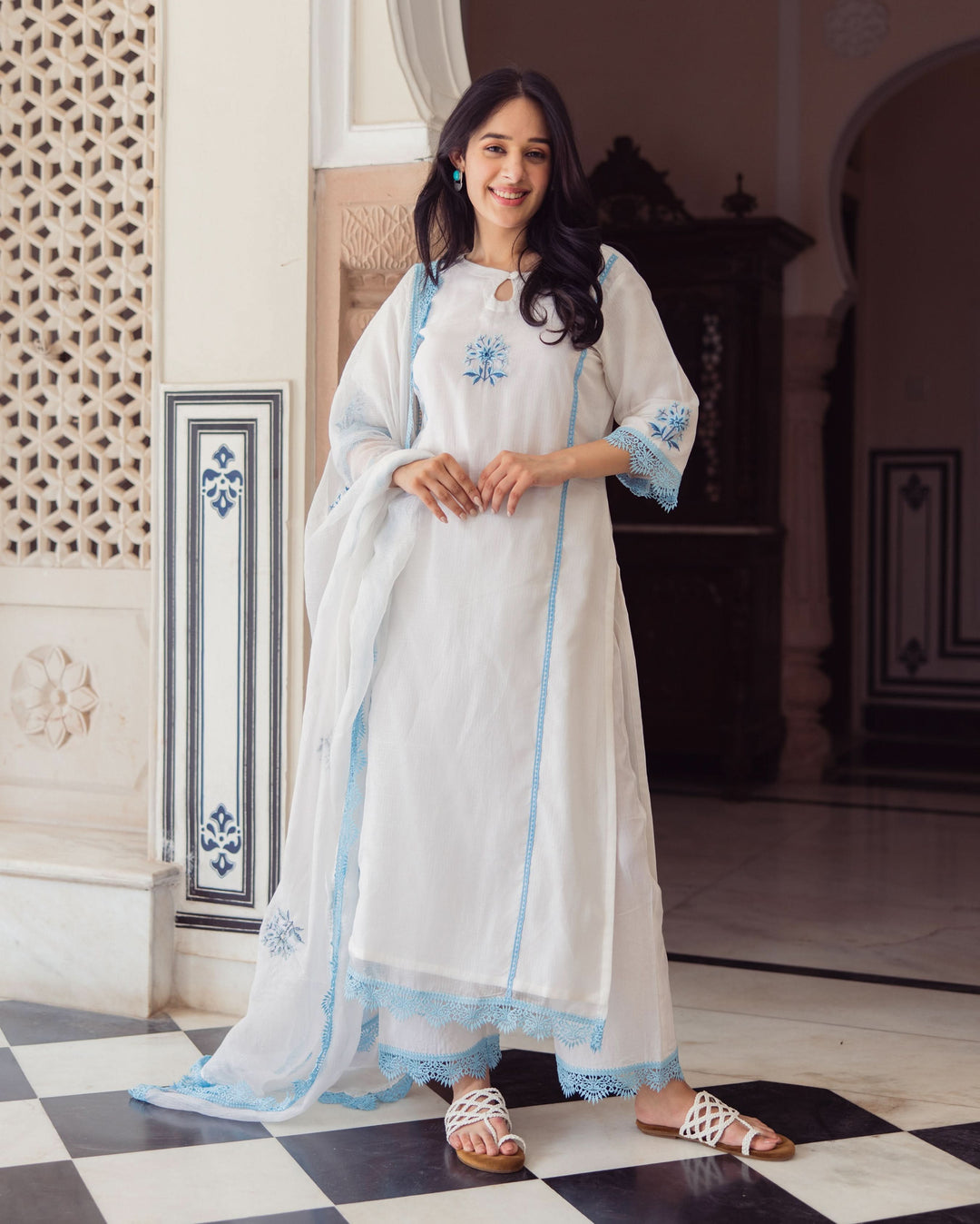 White Suit Sets: Buy White Salwar Suits Online in India @Best Price | Aachho