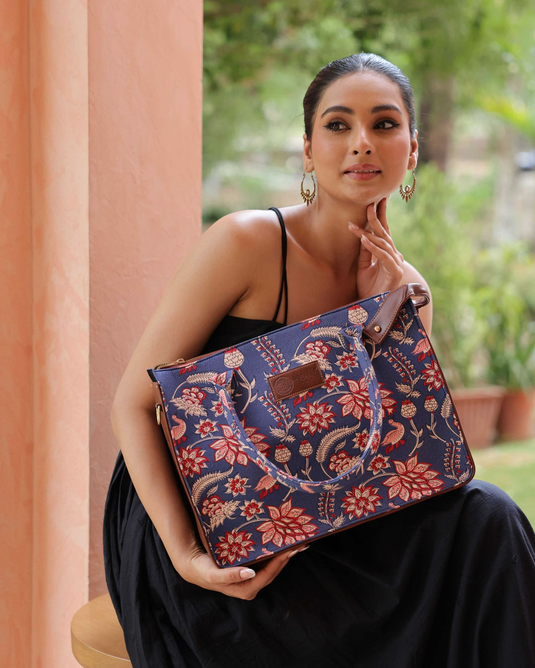Orya Blue Shoulder Bag