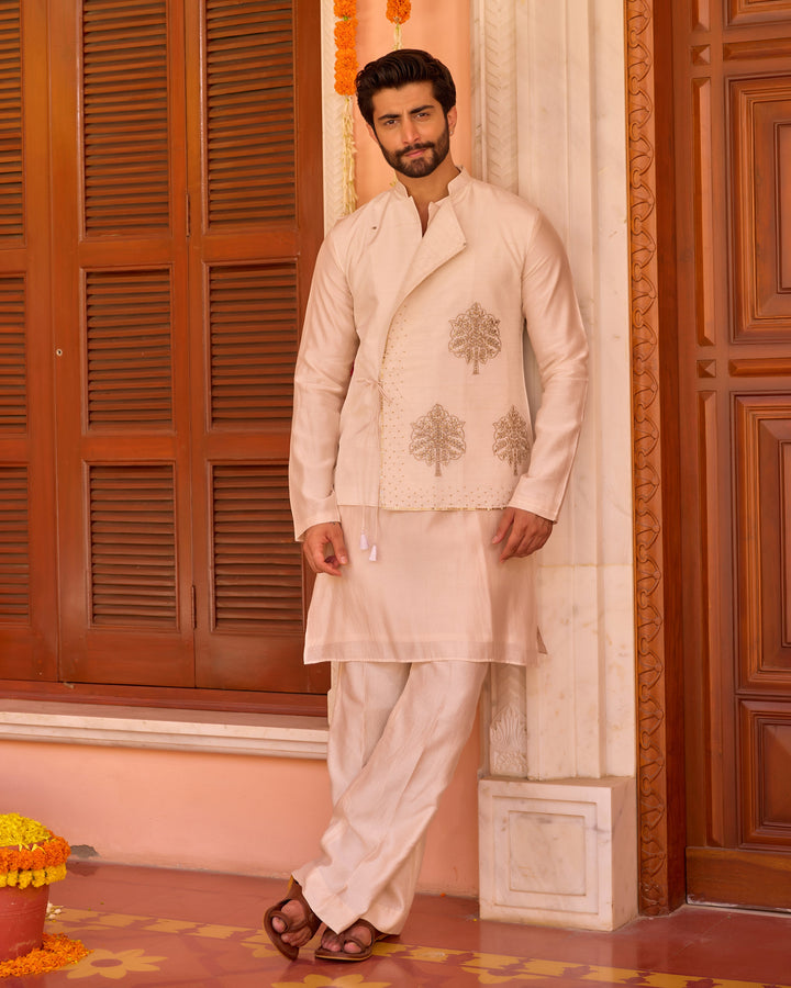 Geet Off-White Chanderi Embroidered Jacket And Kurta Set