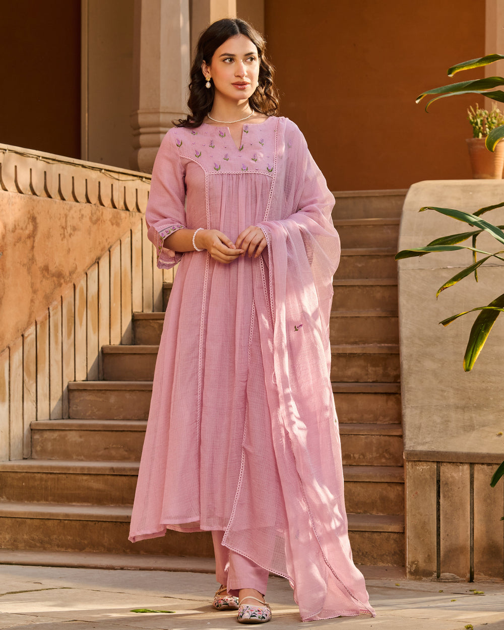 Veil Lavendar Embroidered Doria Suit Set