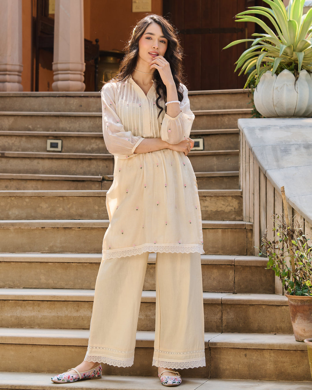 Mila Off White Embroidered Doria Kurta Set