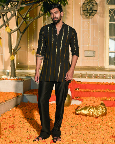 Veeraj Black Knitted Lurex Kurta