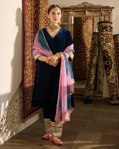 Amodini Blue Solid Velvet Suit Set