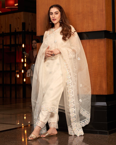 Pratha White Embroidered Organza Dupatta