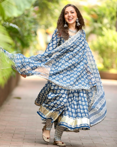 AG1500 | Indian fashion dresses, Dress indian style, Indian gowns dresses