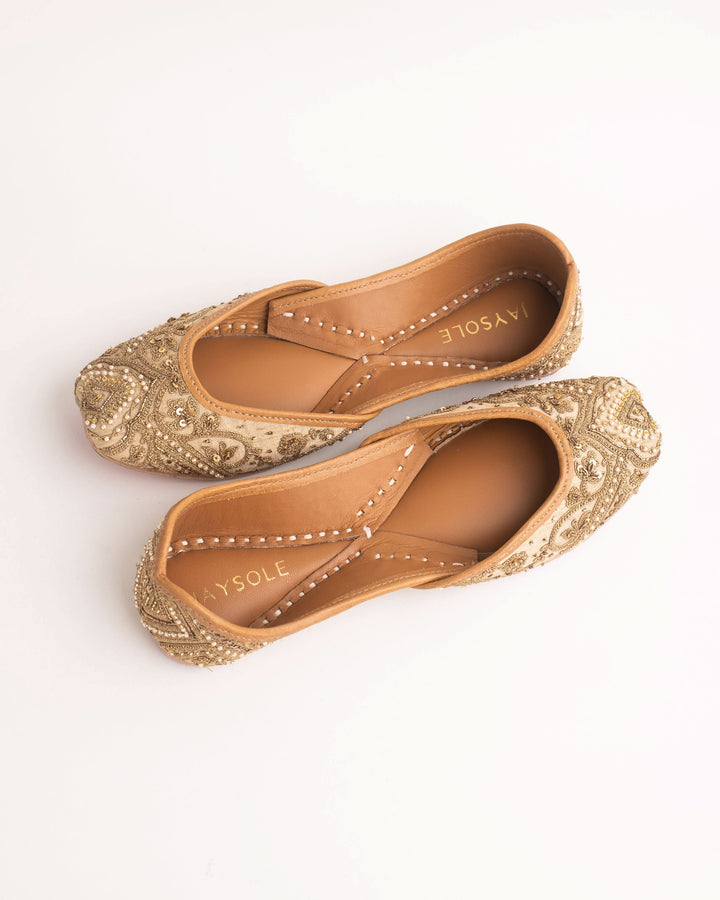 Mehru Beige Handcrafted Jutti