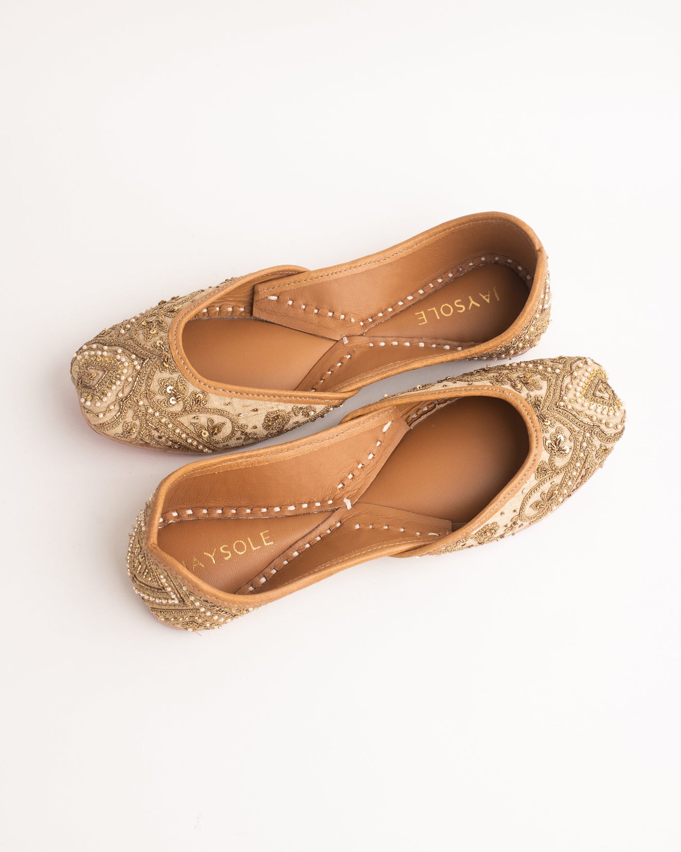 Mehru Beige Handcrafted Jutti