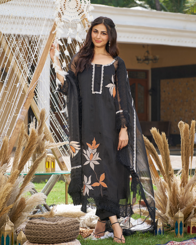 Vrutti Black Applique Organza Kurta Set
