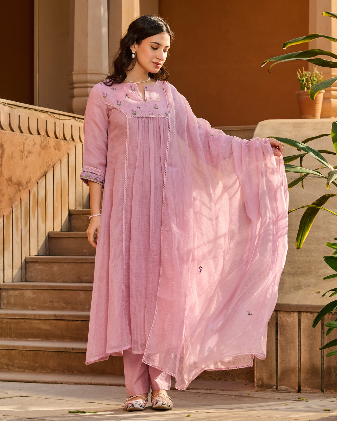 Veil Lavendar Embroidered Doria Suit Set