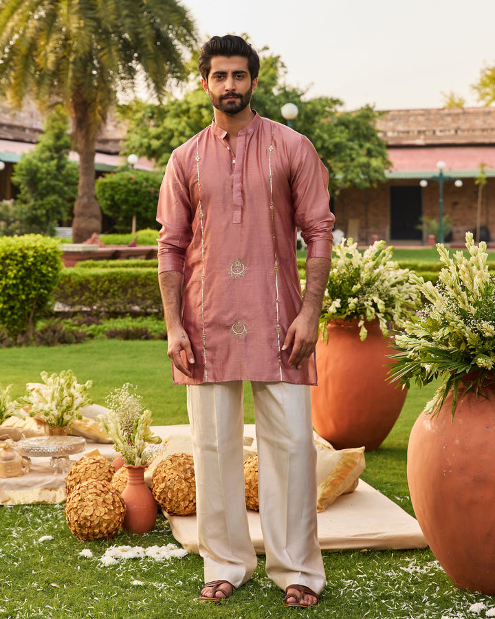 Avneesh Mauve Chanderi Embroidered Kurta