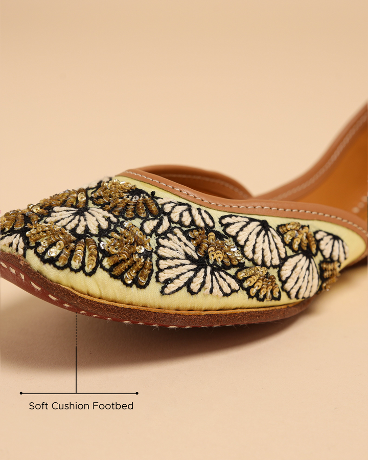 Seedpearl Handcrafted Jutti