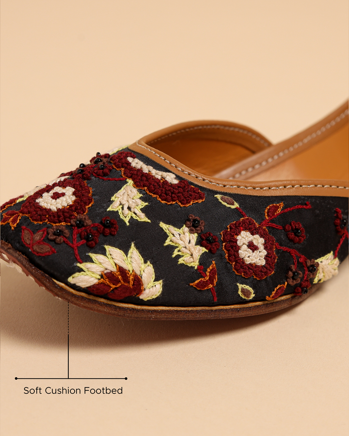 Basic Bloom Handcrafted Jutti