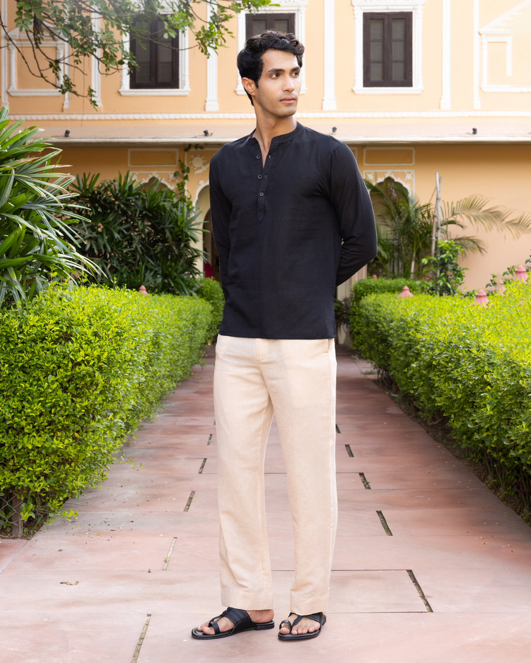 Aariv Black Solid Cotton Flex Kurta