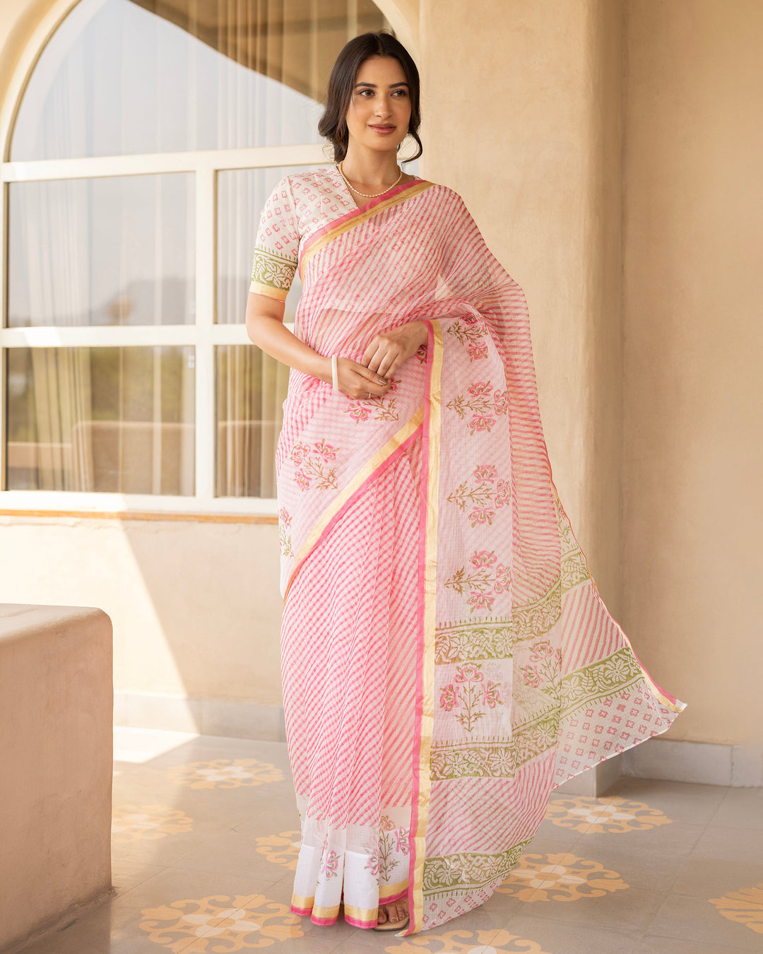 Suhana Pink Doria Printed Saree