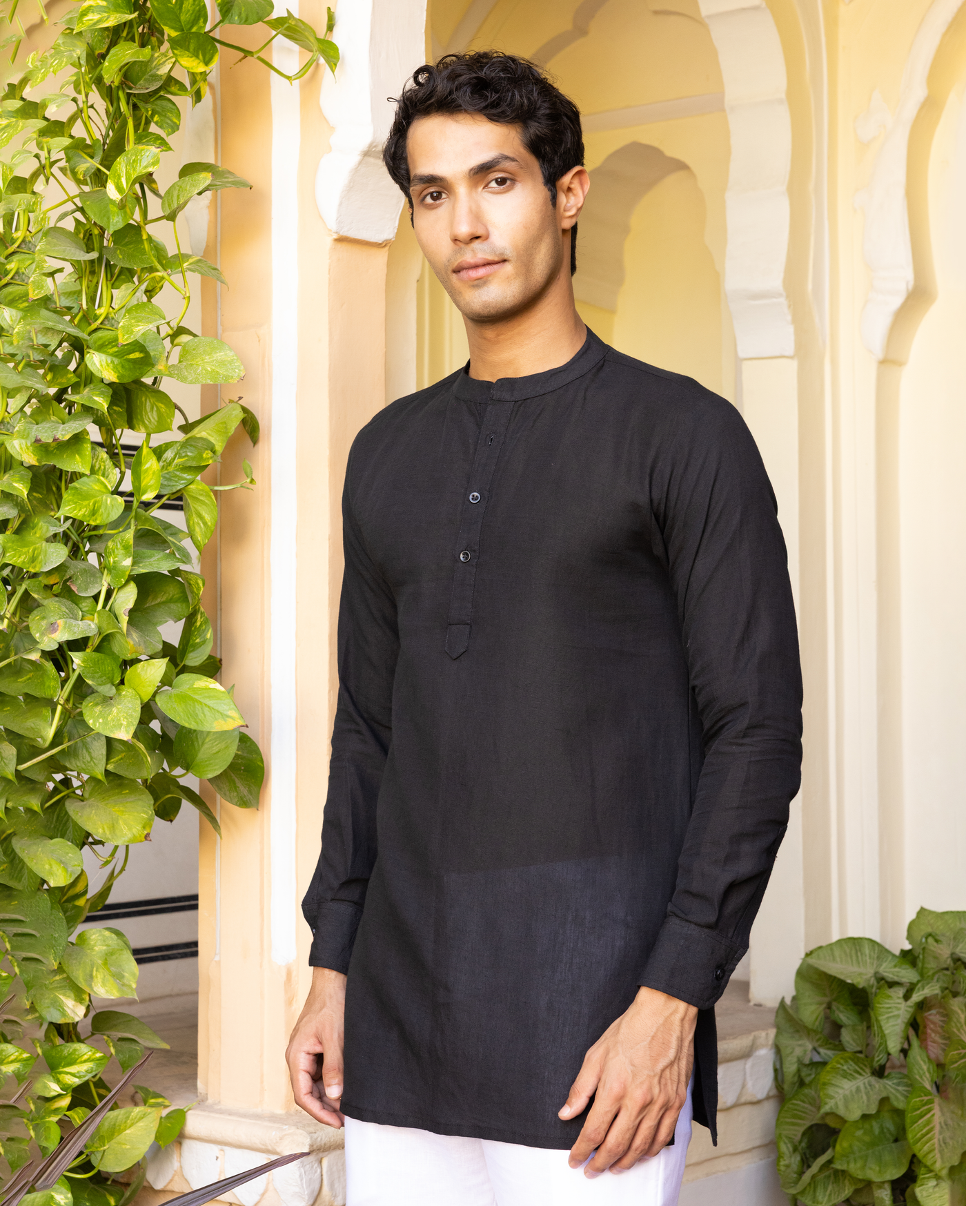 Anvay Black Solid Linen Kurta