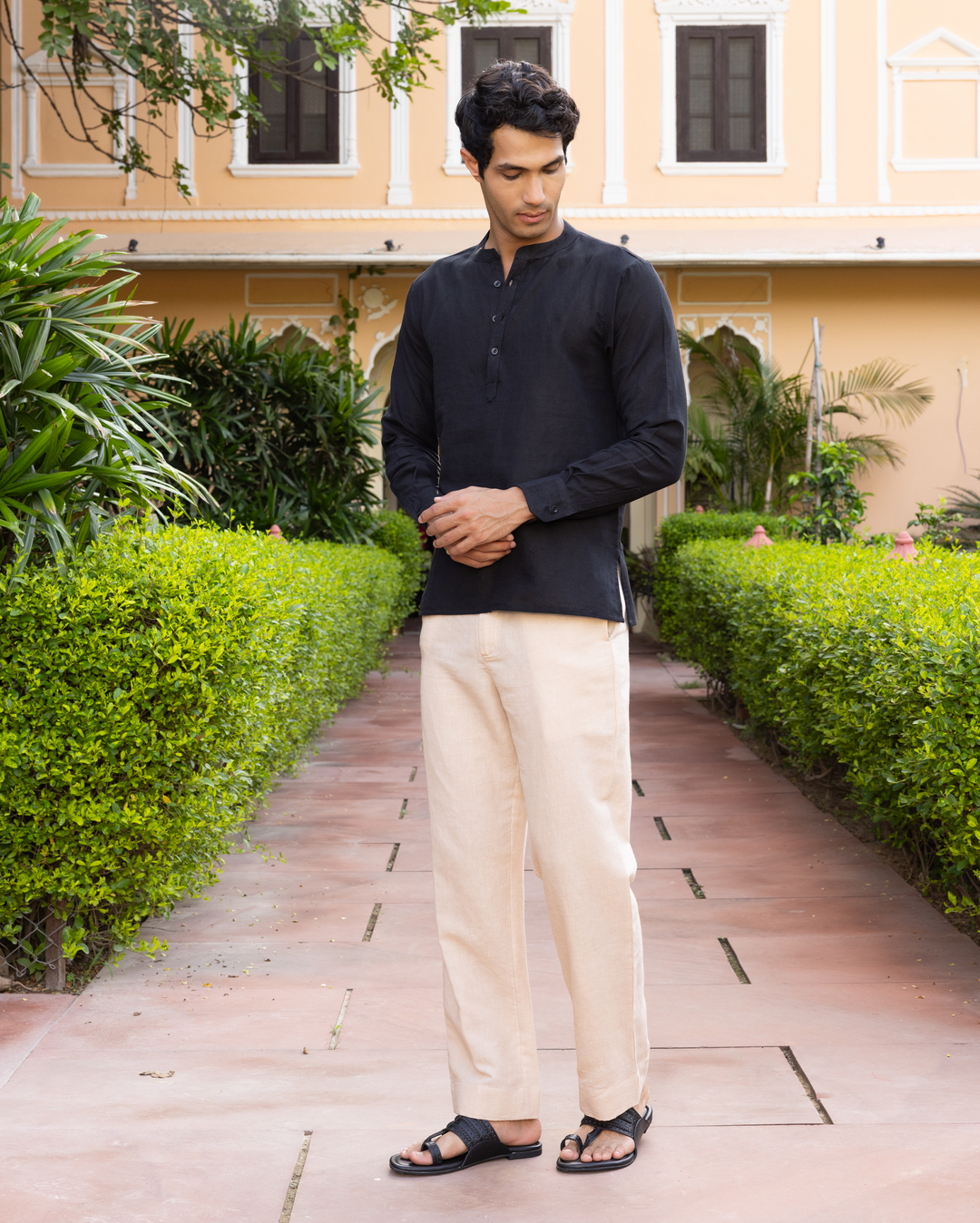 Aariv Black Solid Cotton Flex Kurta