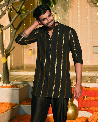 Veeraj Black Knitted Lurex Kurta