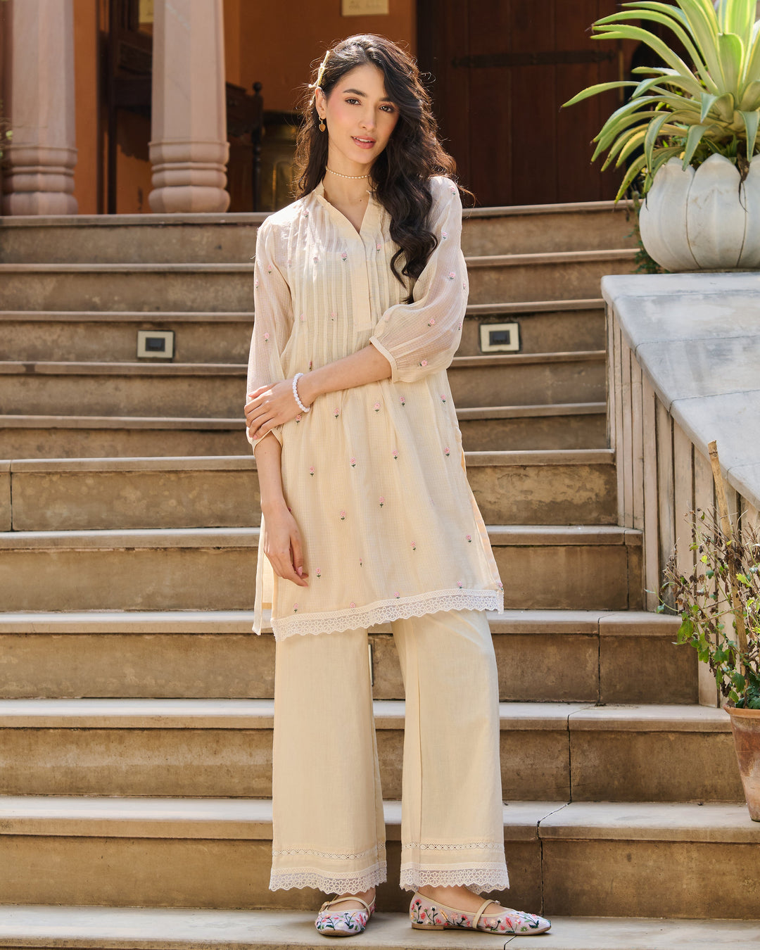 Mila Off White Embroidered Doria Kurta Set