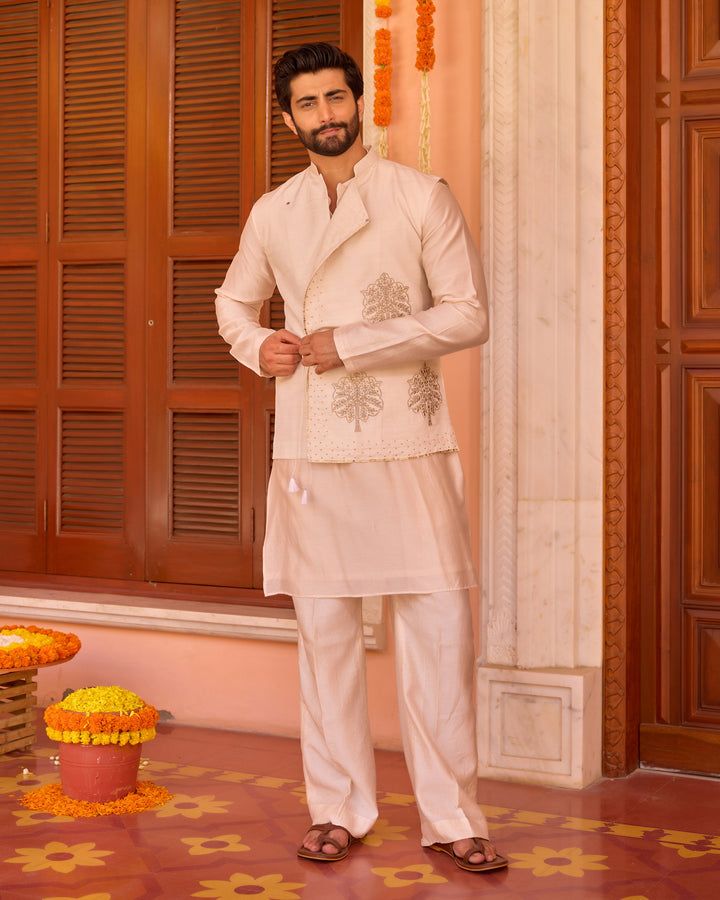 Geet Off-White Chanderi Embroidered Jacket And Kurta Set