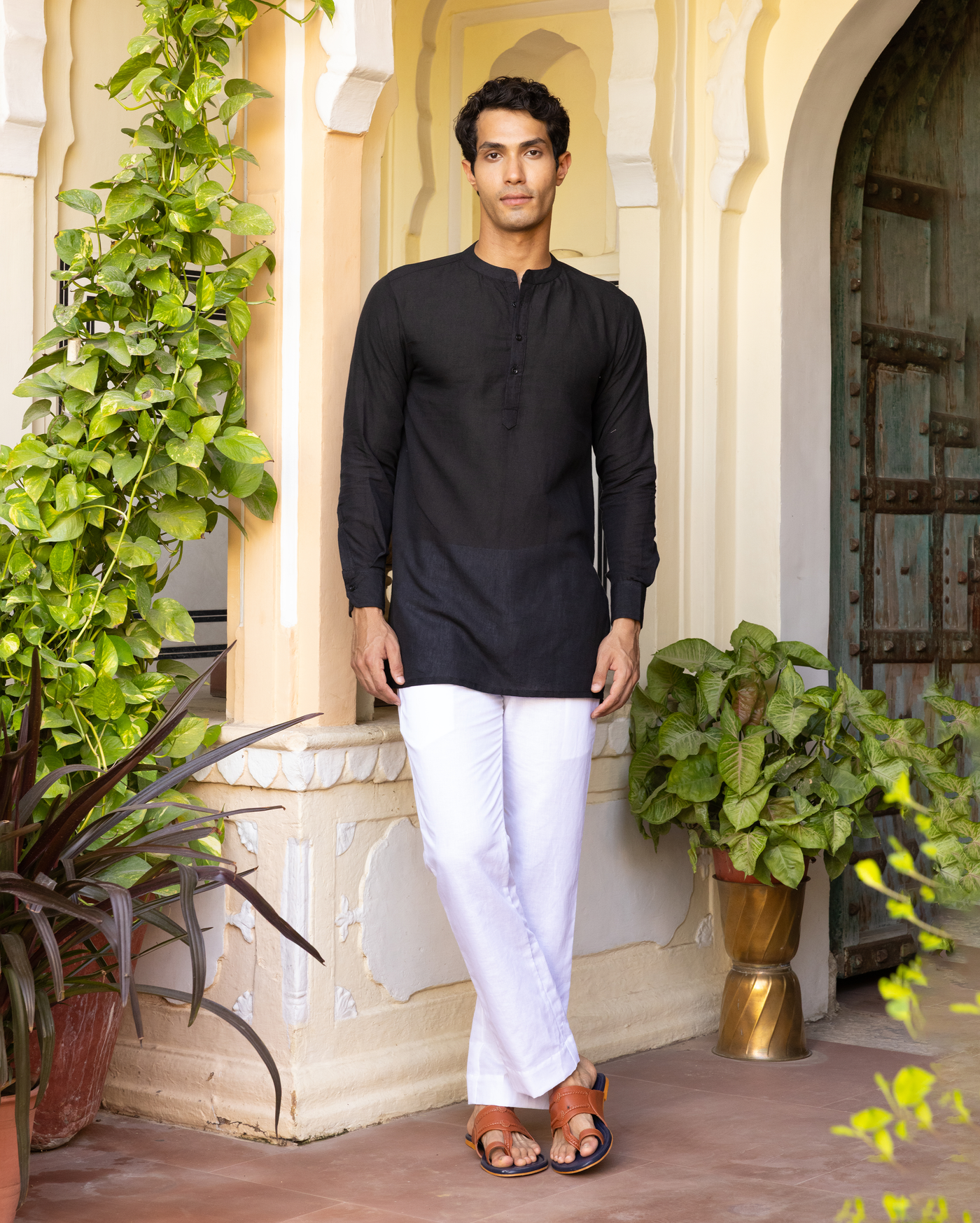 Anvay Black Solid Linen Kurta