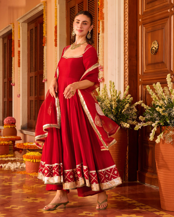 Karwa Red Embroidered Chanderi Suit Set
