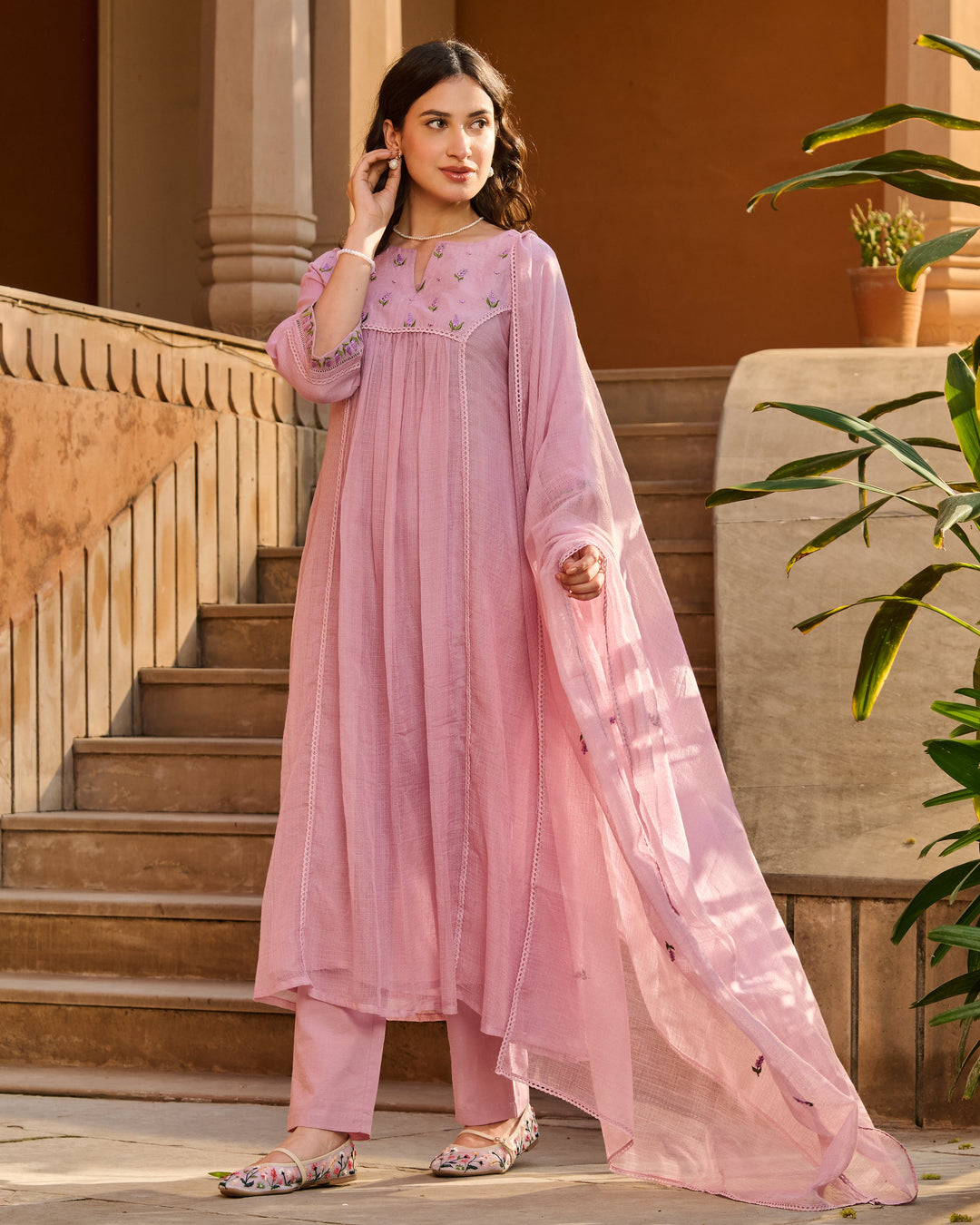 Veil Lavendar Embroidered Doria Suit Set