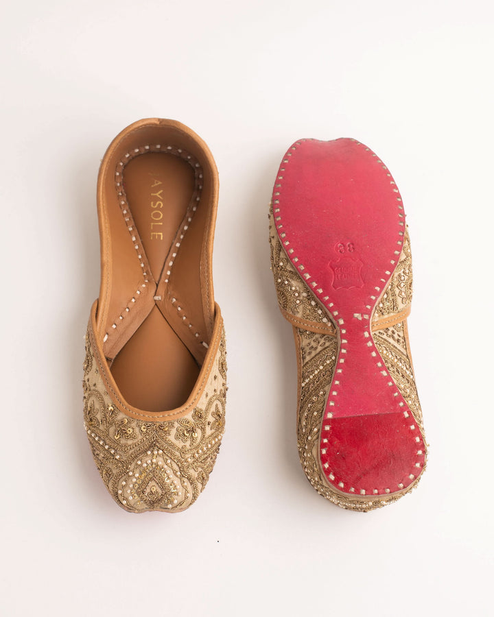 Mehru Beige Handcrafted Jutti