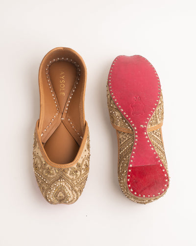 Mehru Beige Handcrafted Jutti