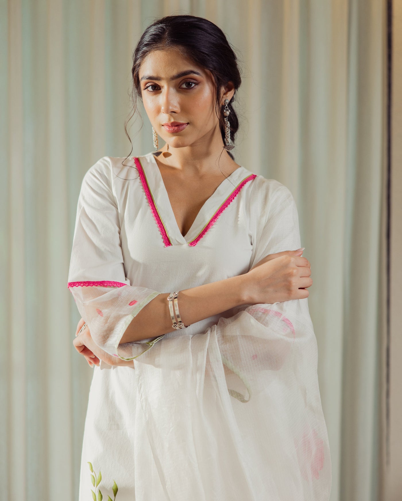 Poise White Handpainted Cotton Suit Set
